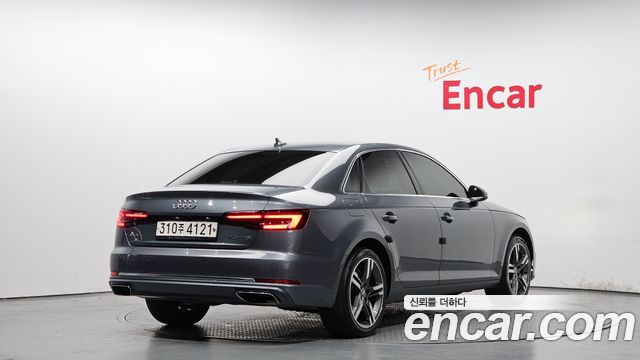 Audi A4 2019 — photo 2