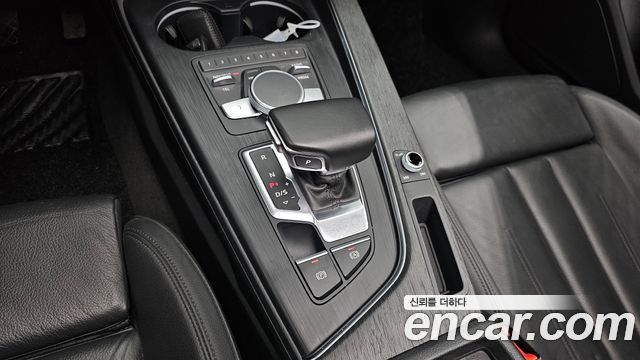 Audi A4 2019 — photo 9