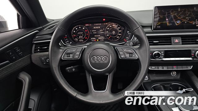 Audi A4 2019 — photo 13
