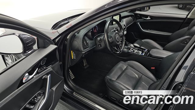 Kia Stinger 2018 — photo 11