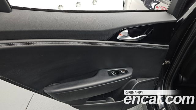 Kia Stinger 2018 — photo 19