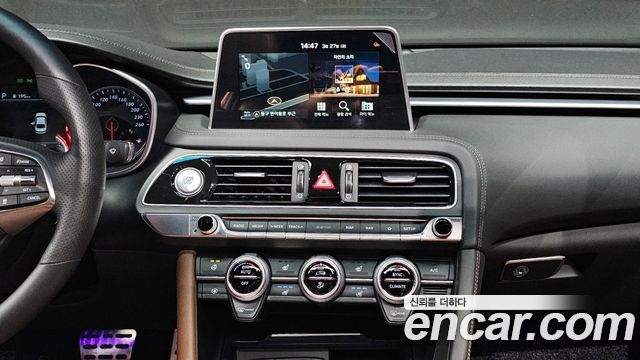 Genesis G70 2019 — photo 14