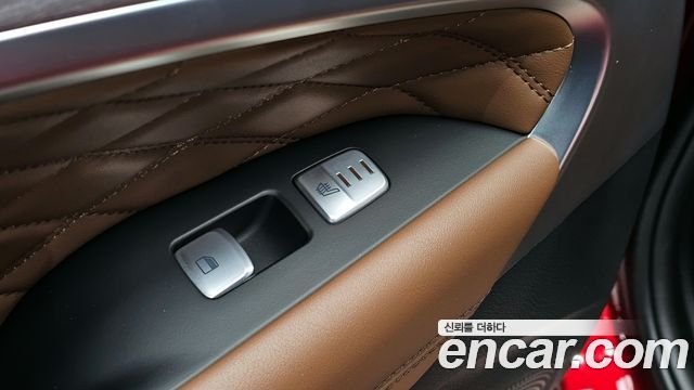Genesis G70 2019 — photo 17