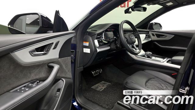 Audi Q8 2022 — photo 10