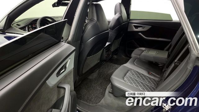 Audi Q8 2022 — photo 11