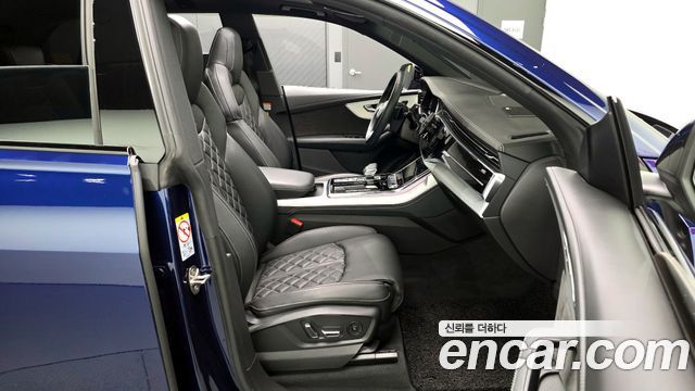 Audi Q8 2022 — photo 12