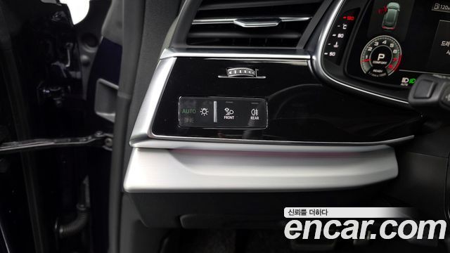 Audi Q8 2022 — photo 13