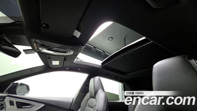 Audi Q8 2022 — photo 18