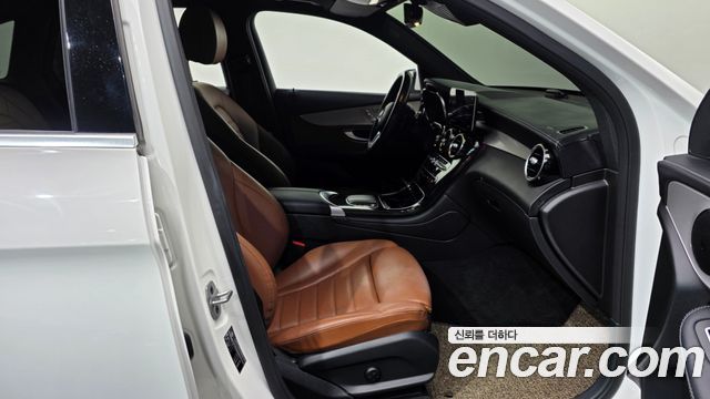 Mercedes-Benz GLC-Class 2022 — photo 11
