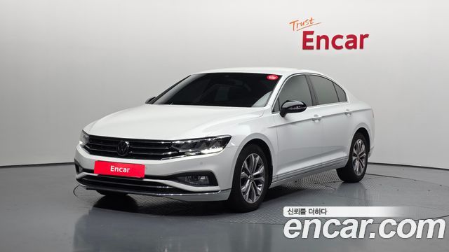 Volkswagen Passat 2022 — photo 1