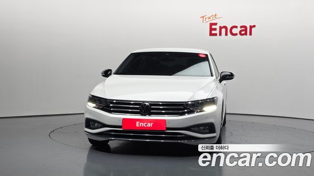 Volkswagen Passat 2022 — photo 3