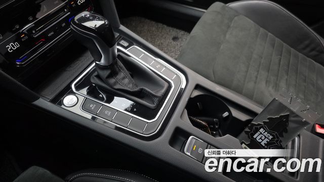 Volkswagen Passat 2022 — photo 9