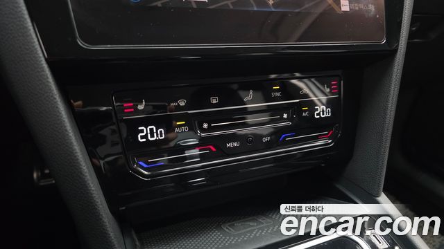 Volkswagen Passat 2022 — photo 17