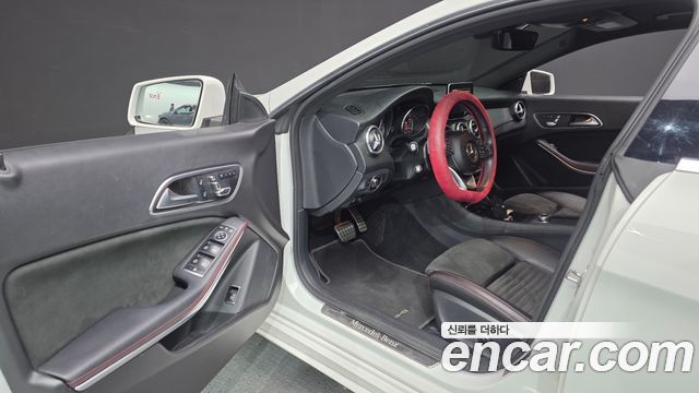 Mercedes-Benz CLA-Class 2018 — photo 10