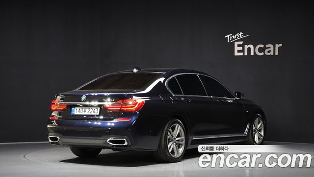 BMW 7-Series 2017 — photo 2