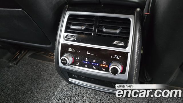 BMW 7-Series 2017 — photo 19