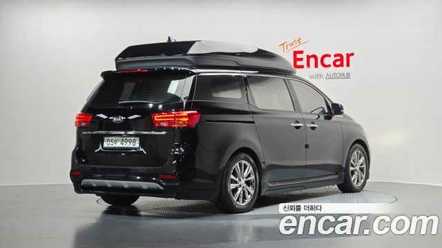 Kia Canival 2019 — photo 2