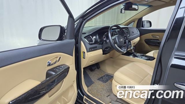 Kia Canival 2019 — photo 10
