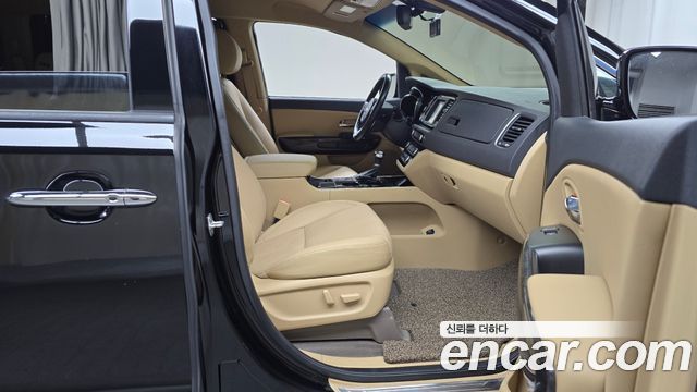 Kia Canival 2019 — photo 11