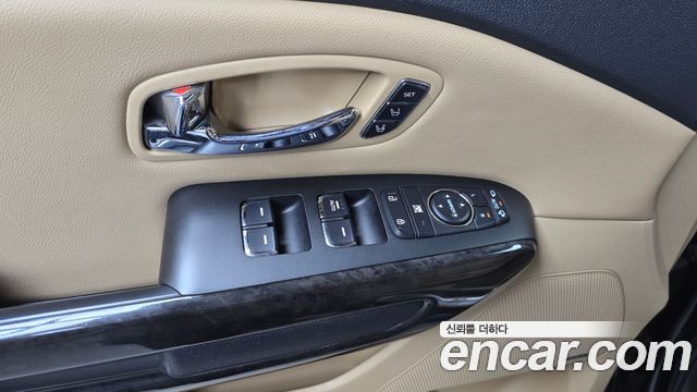 Kia Canival 2019 — photo 16