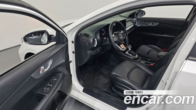 Kia K3 2022 — photo 10