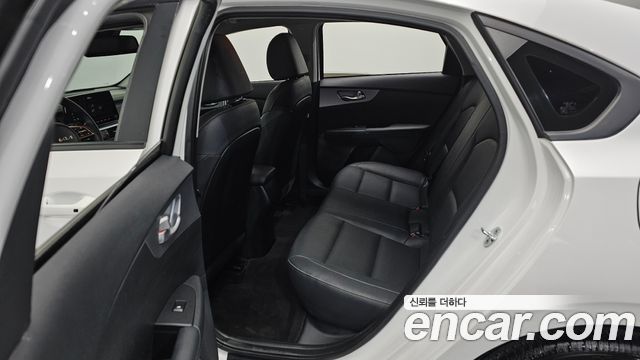 Kia K3 2022 — photo 11