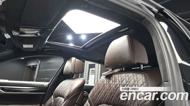 BMW 7-Series 2022 — photo 18