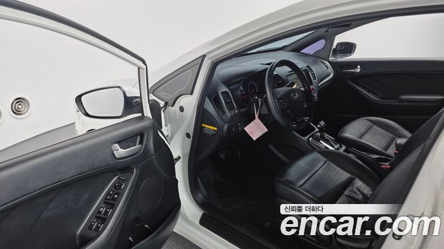 Kia K3 2017 — photo 11