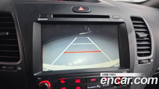 Kia K3 2017 — photo 16