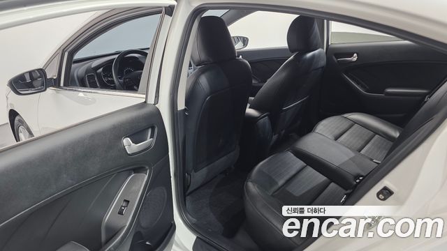 Kia K3 2017 — photo 18