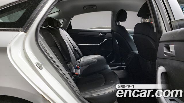 Hyundai Sonata 2019 — photo 13