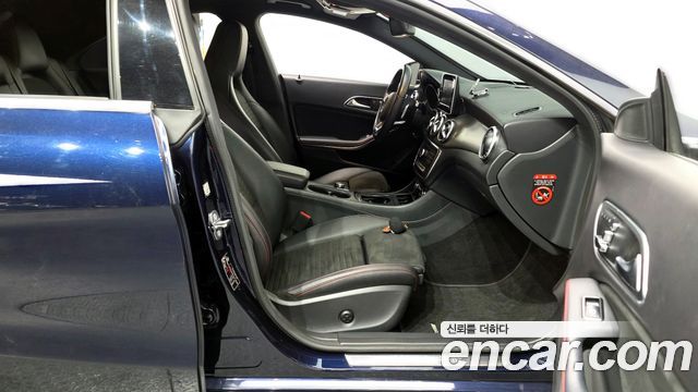 Mercedes-Benz CLA-Class 2019 — photo 11