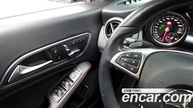 Mercedes-Benz CLA-Class 2019 — photo 17