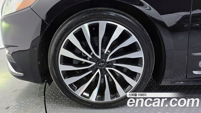 Lincoln Continental 2017 — photo 5
