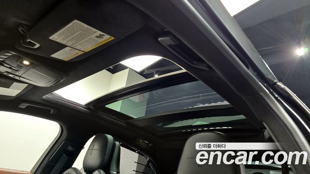 Lincoln Continental 2017 — photo 18