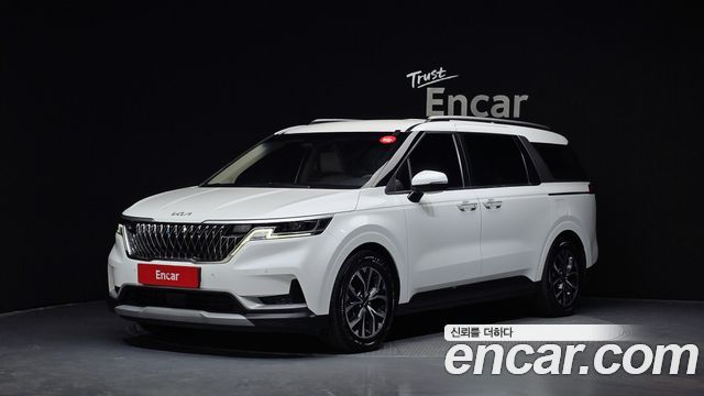 Kia Canival 2023 — photo 1