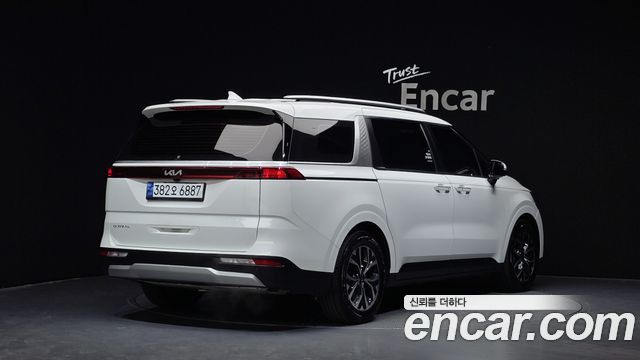 Kia Canival 2023 — photo 2