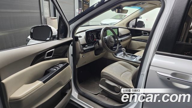 Kia Canival 2023 — photo 10