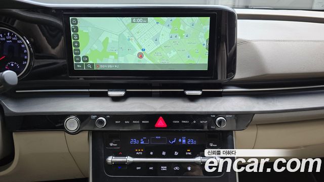 Kia Canival 2023 — photo 17