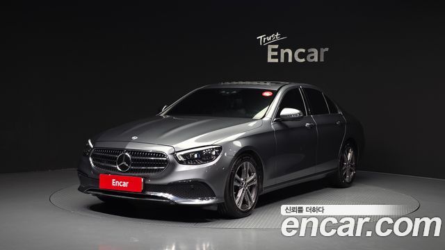 Mercedes-Benz E-Class 2022 — photo 1