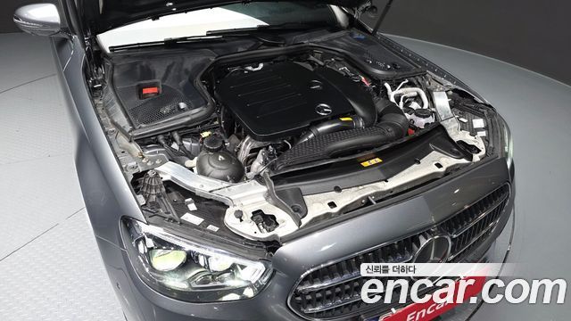 Mercedes-Benz E-Class 2022 — photo 6