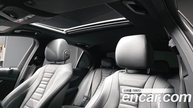 Mercedes-Benz E-Class 2022 — photo 19