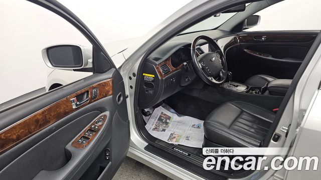 Hyundai Genesis 2011 — photo 10