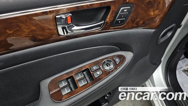 Hyundai Genesis 2011 — photo 14