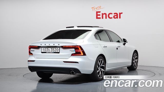 Volvo S60 2020 — photo 2