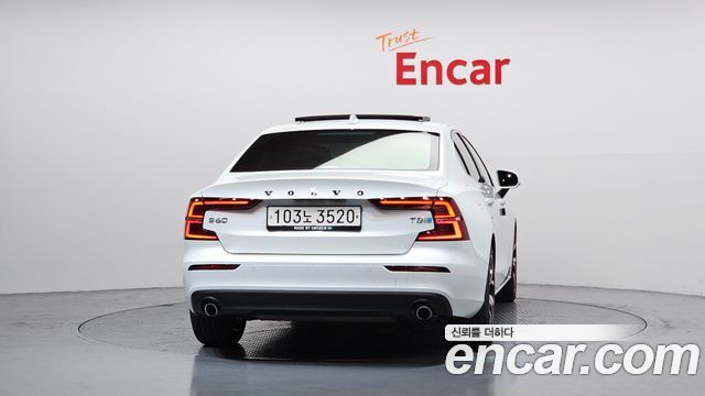 Volvo S60 2020 — photo 4