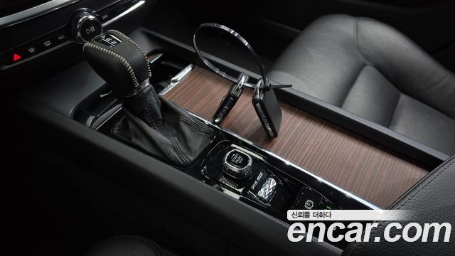 Volvo S60 2020 — photo 12