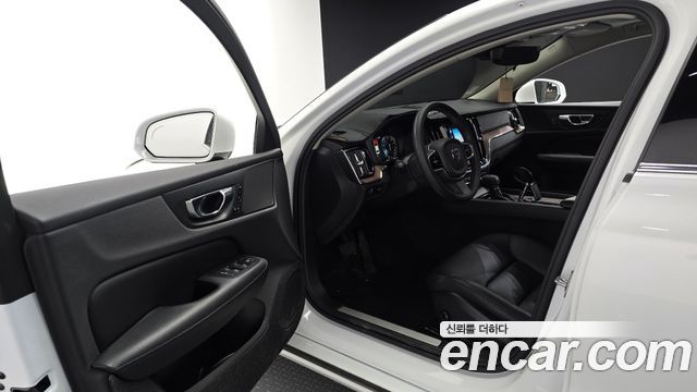 Volvo S60 2020 — photo 13