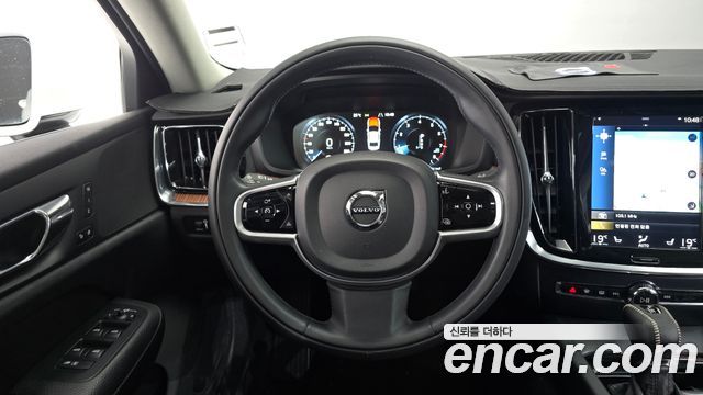 Volvo S60 2020 — photo 18