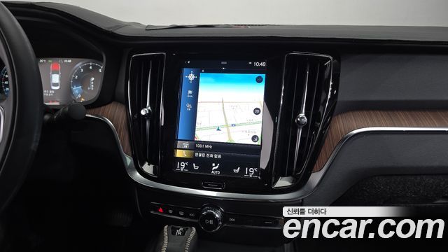 Volvo S60 2020 — photo 19